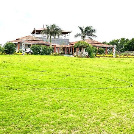 The Sunset Lawns Villa Пюн Екстериор снимка