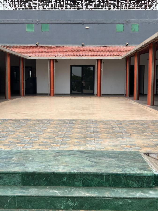 The Sunset Lawns Villa Пюн Екстериор снимка