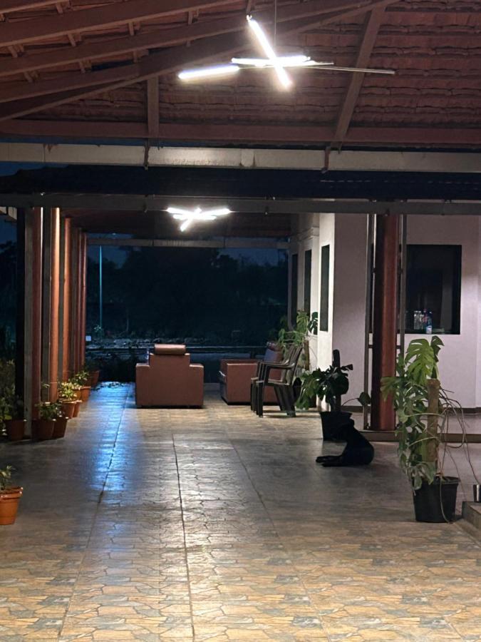 The Sunset Lawns Villa Пюн Екстериор снимка